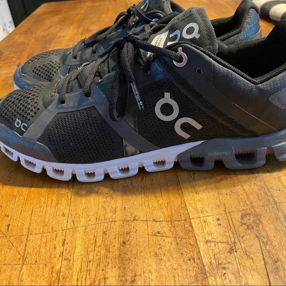 on cloud - Picture 2 of 7